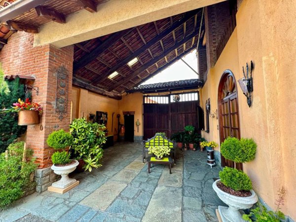 casa indipendente in vendita a Pinerolo in zona Baudenasca