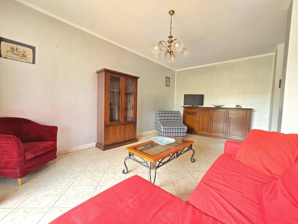 appartamento in vendita a Pinerolo in zona Baudenasca