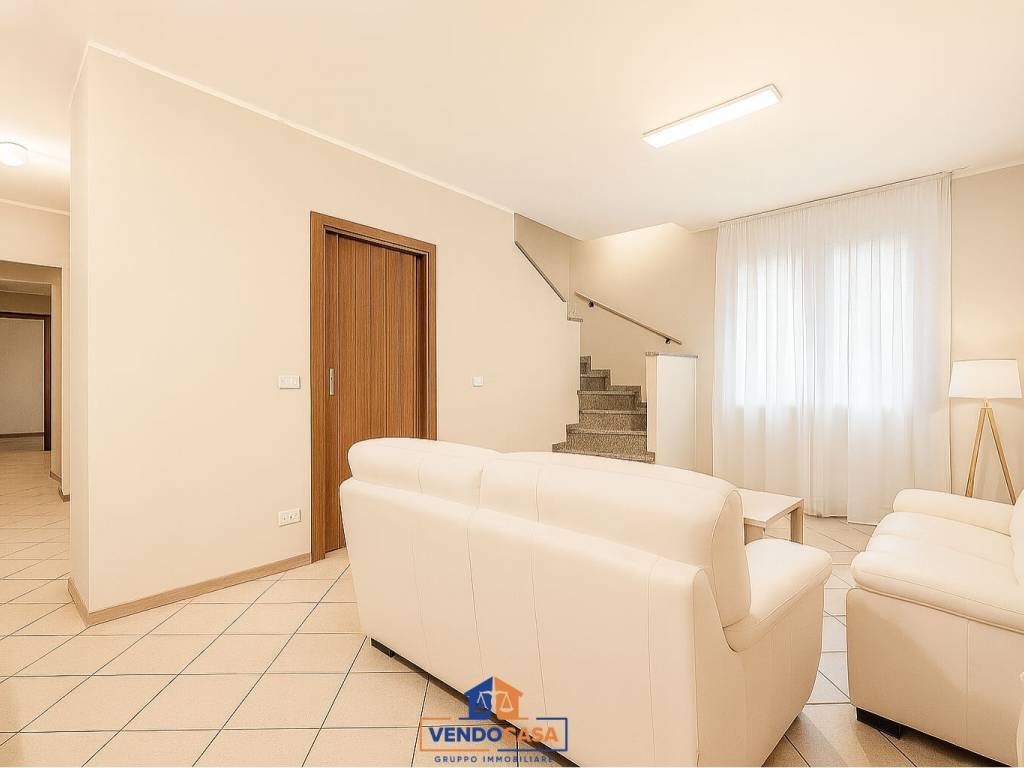 appartamento in vendita a Pinerolo in zona Baudenasca