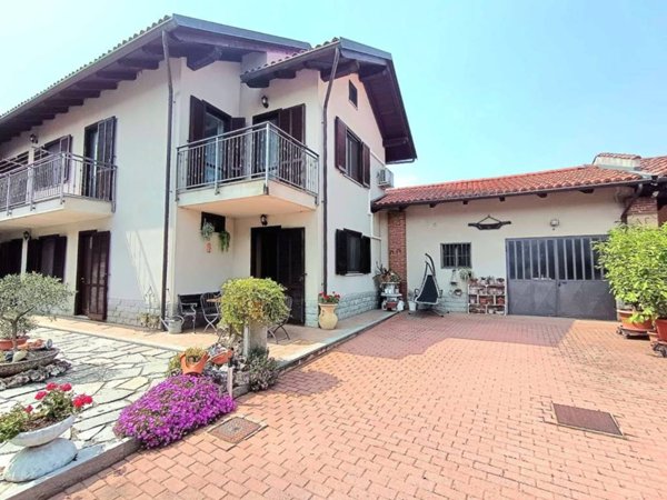 casa indipendente in vendita a Pinerolo in zona Baudenasca