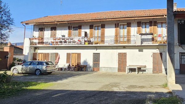 appartamento in vendita a Pinerolo in zona Riva