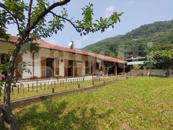 casa indipendente in vendita a Pinerolo in zona Abbadia Alpina