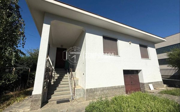 casa indipendente in vendita a Pinerolo
