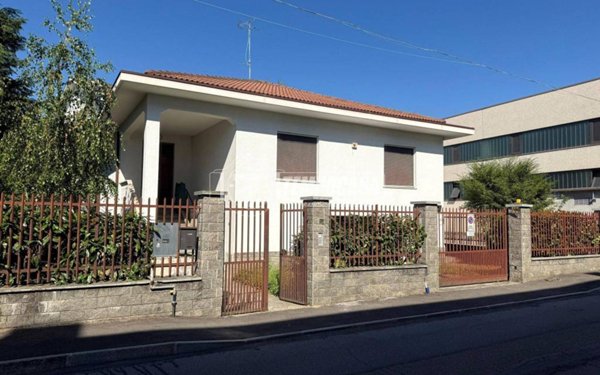casa indipendente in vendita a Pinerolo