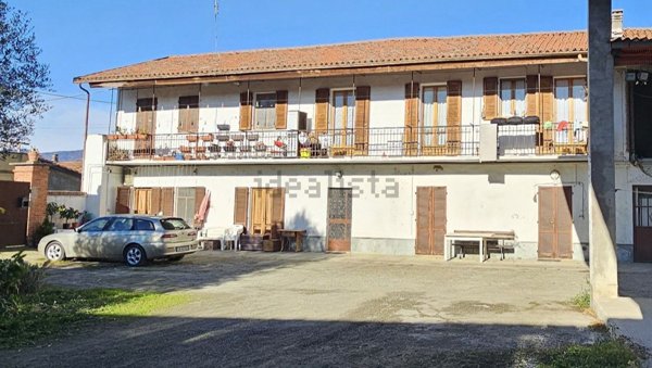 appartamento in vendita a Pinerolo in zona Riva