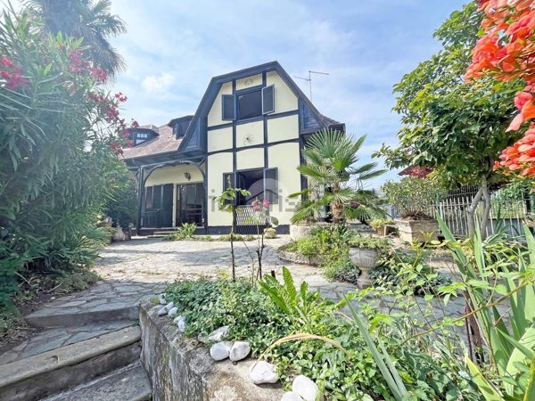 casa indipendente in vendita a Pinerolo in zona Riva