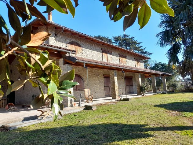 casa indipendente in vendita a Pinerolo