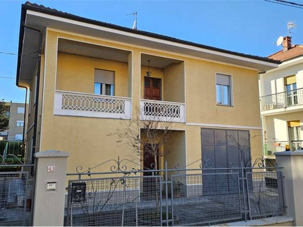 casa indipendente in vendita a Pinerolo