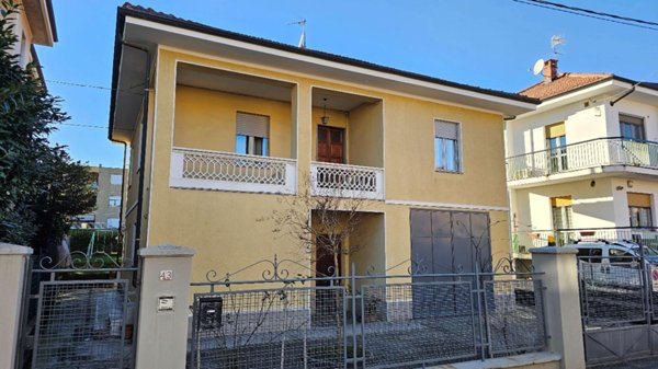 casa indipendente in vendita a Pinerolo