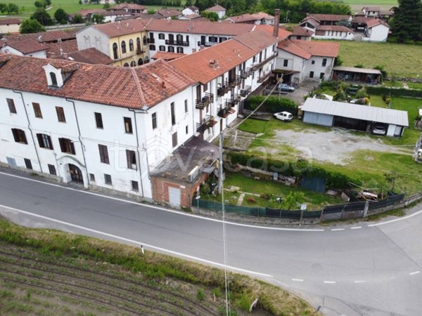 casa semindipendente in vendita a Pinerolo in zona Baudenasca