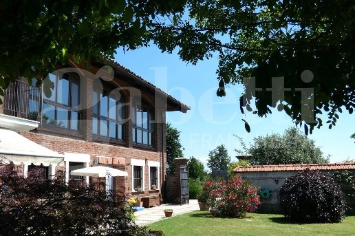 casa indipendente in vendita a Pinerolo in zona Riva