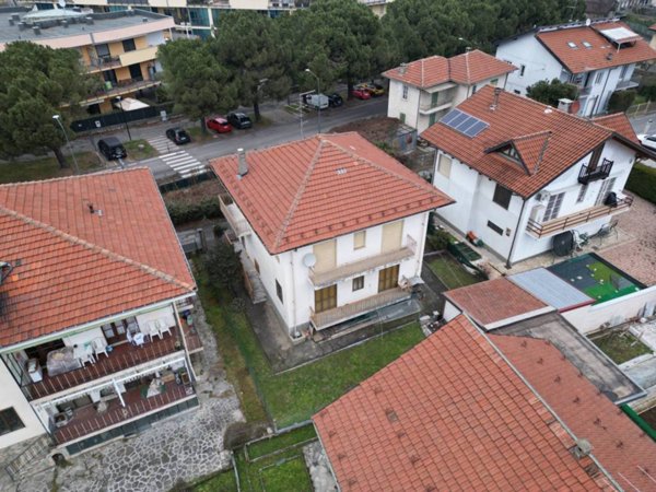 casa indipendente in vendita a Pinerolo in zona Abbadia Alpina