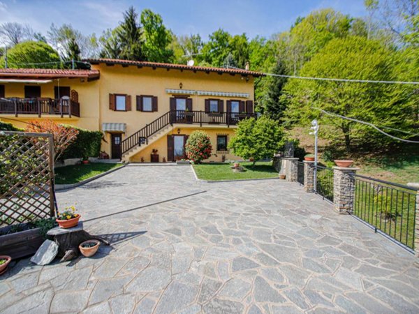 casa indipendente in vendita a Pinerolo in zona Abbadia Alpina
