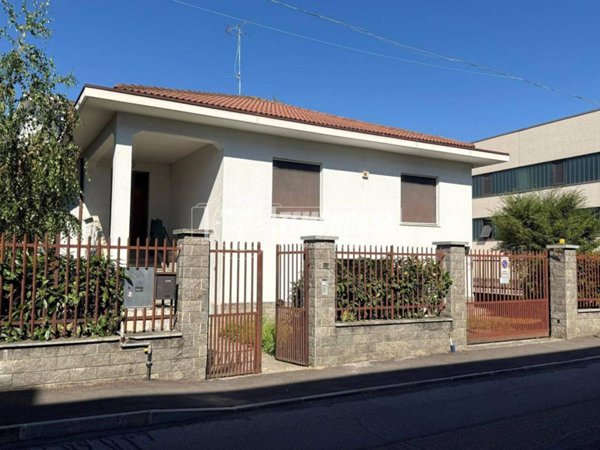 casa indipendente in vendita a Pinerolo