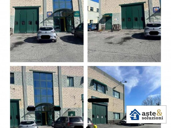 ufficio in vendita a Pinerolo in zona Baudenasca