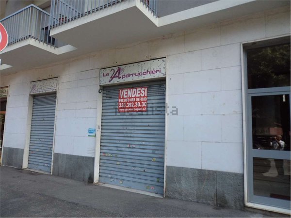 locale commerciale in vendita a Pinerolo