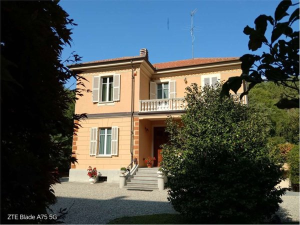 casa indipendente in vendita a Pinerolo