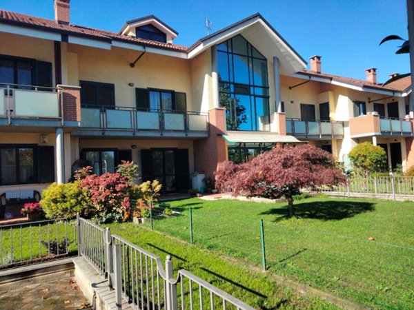 appartamento in vendita a Pinerolo in zona Baudenasca