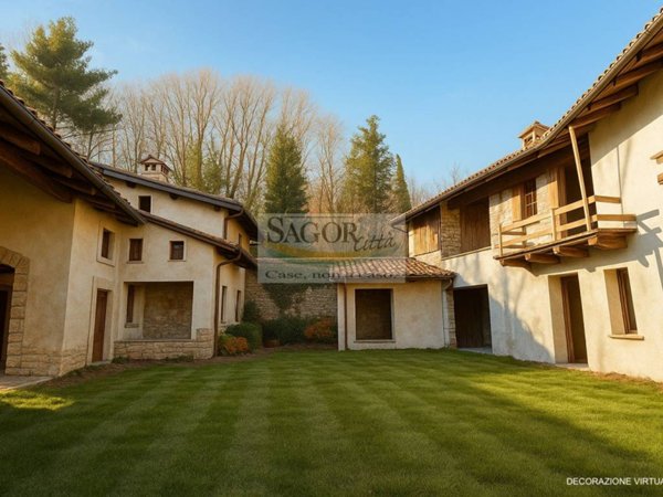 casale in vendita a Pinerolo