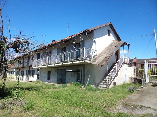 appartamento in vendita a Pinerolo in zona Baudenasca