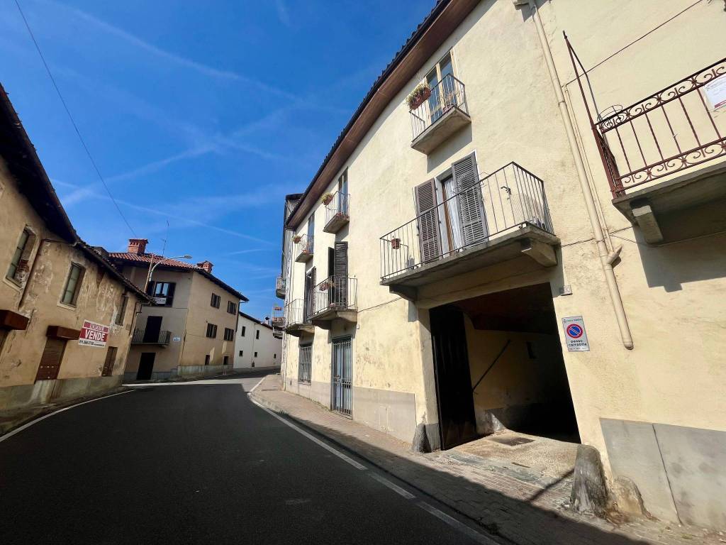 appartamento in vendita a Pinerolo in zona Abbadia Alpina