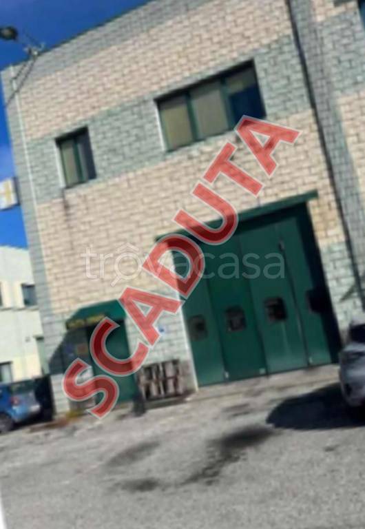 ufficio in vendita a Pinerolo in zona Baudenasca