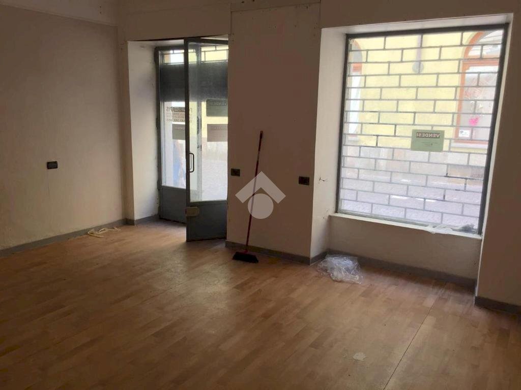 negozio in vendita a Pinerolo