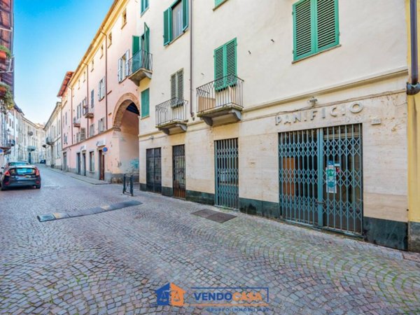 negozio in vendita a Pinerolo