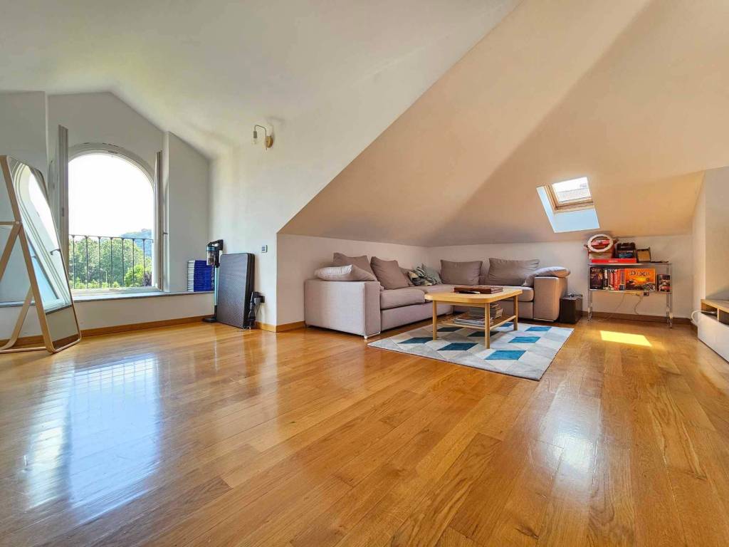 appartamento in vendita a Pinerolo in zona Abbadia Alpina