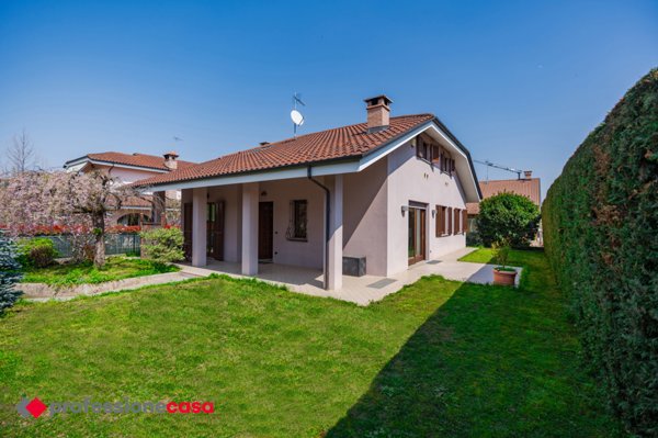 casa indipendente in vendita a Pinerolo in zona Riva