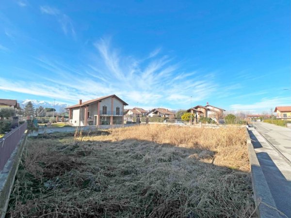 terreno agricolo in vendita a Pinerolo in zona Baudenasca