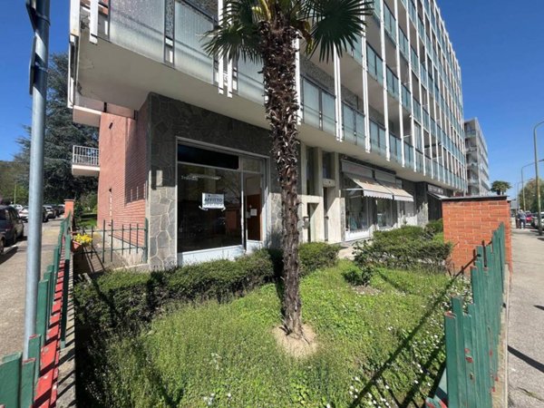 negozio in vendita a Pinerolo