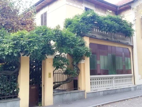 casa indipendente in vendita a Pinerolo