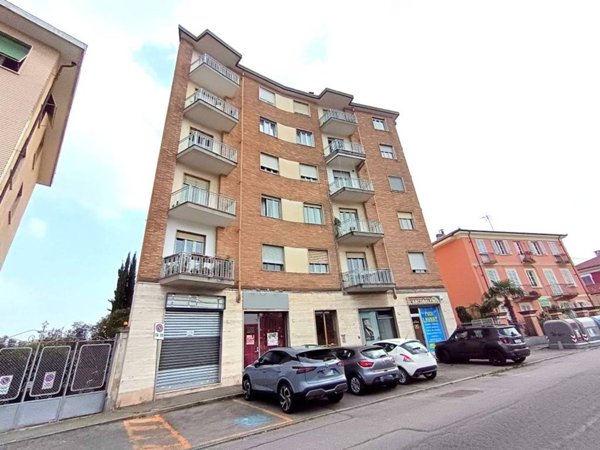 negozio in vendita a Pinerolo