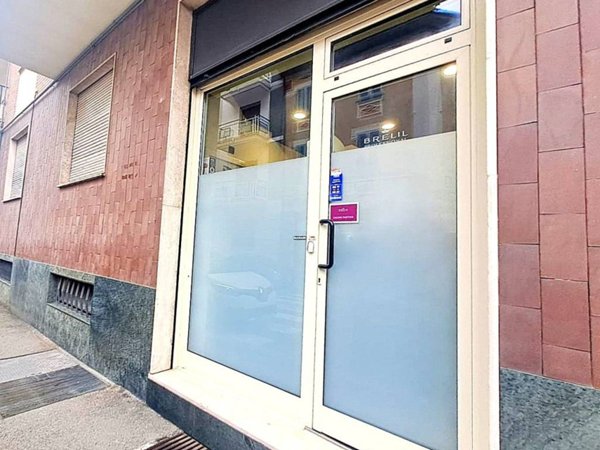negozio in vendita a Pinerolo