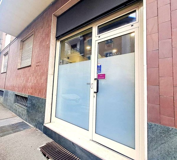 negozio in vendita a Pinerolo