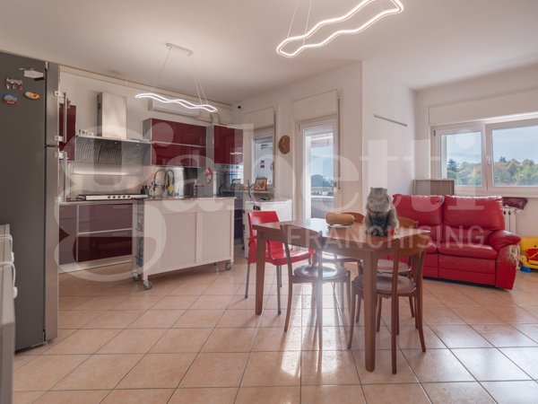 appartamento in vendita a Pinerolo in zona Baudenasca