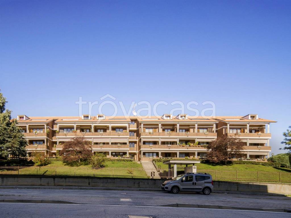 appartamento in vendita a Pinerolo in zona Abbadia Alpina