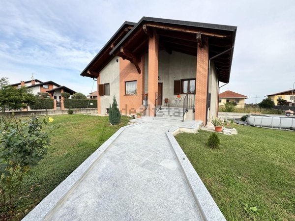 casa indipendente in vendita a Pinerolo in zona Baudenasca