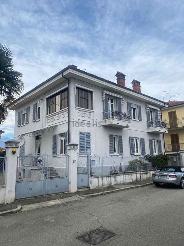 casa indipendente in vendita a Pinerolo