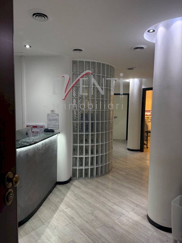 ufficio in vendita a Pinerolo in zona Avaro/Tron