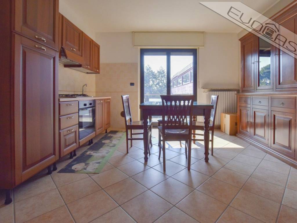 appartamento in vendita a Pinerolo in zona Abbadia Alpina