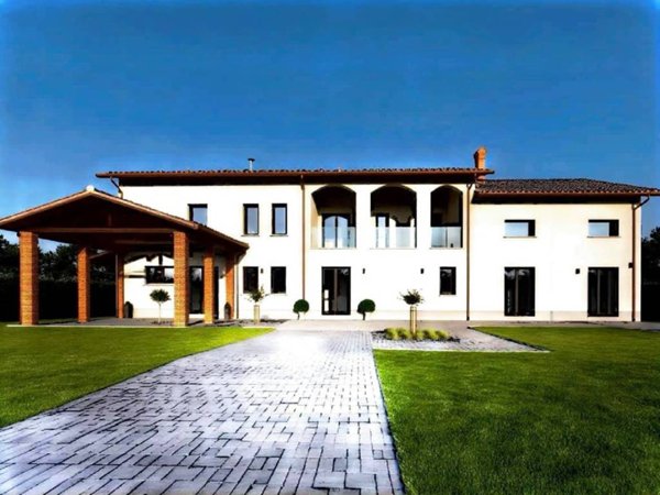 casa indipendente in vendita a Pinerolo in zona Riva