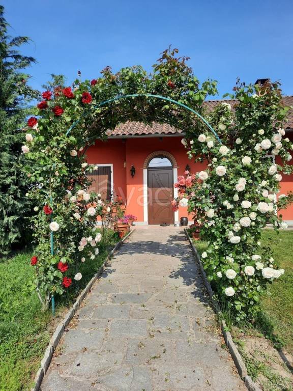 casa indipendente in vendita a Pinerolo in zona Riva