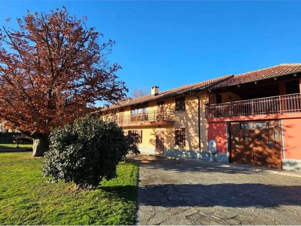 casa indipendente in vendita a Pinerolo in zona Riva