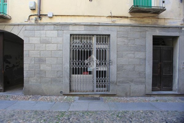 locale commerciale in vendita a Pinerolo