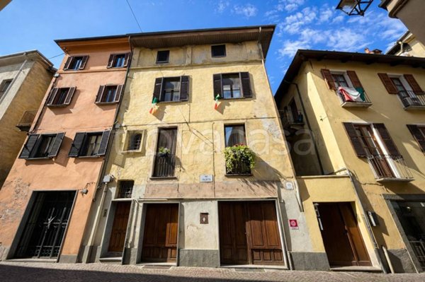 negozio in vendita a Pinerolo