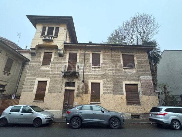 casa indipendente in vendita a Pinerolo