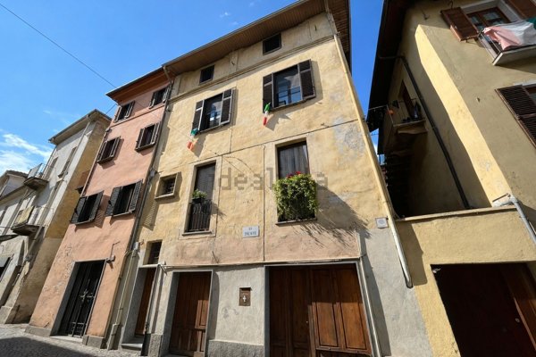 locale commerciale in vendita a Pinerolo