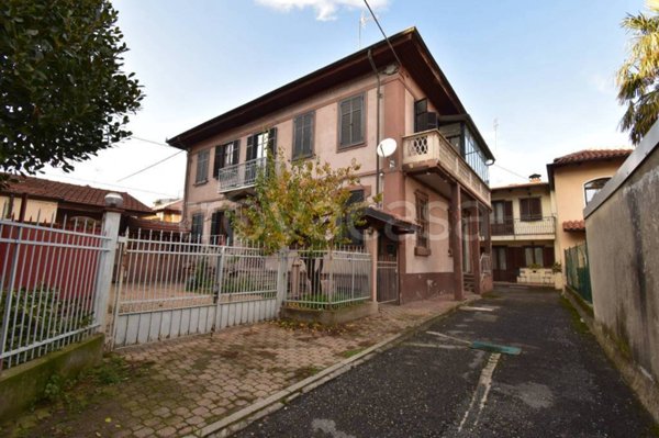 casa indipendente in vendita a Pinerolo